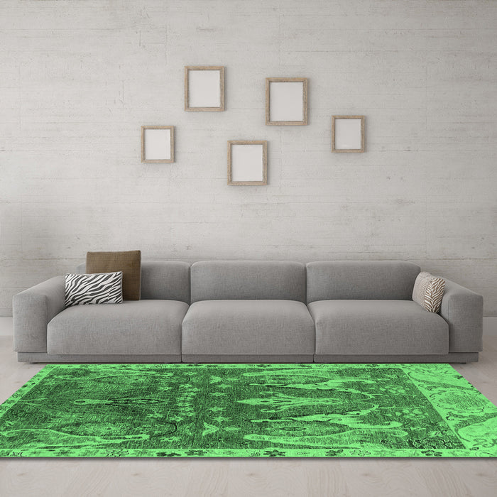 Machine Washable Oriental Emerald Green Industrial Area Rugs in a Living Room,, wshurb2520emgrn