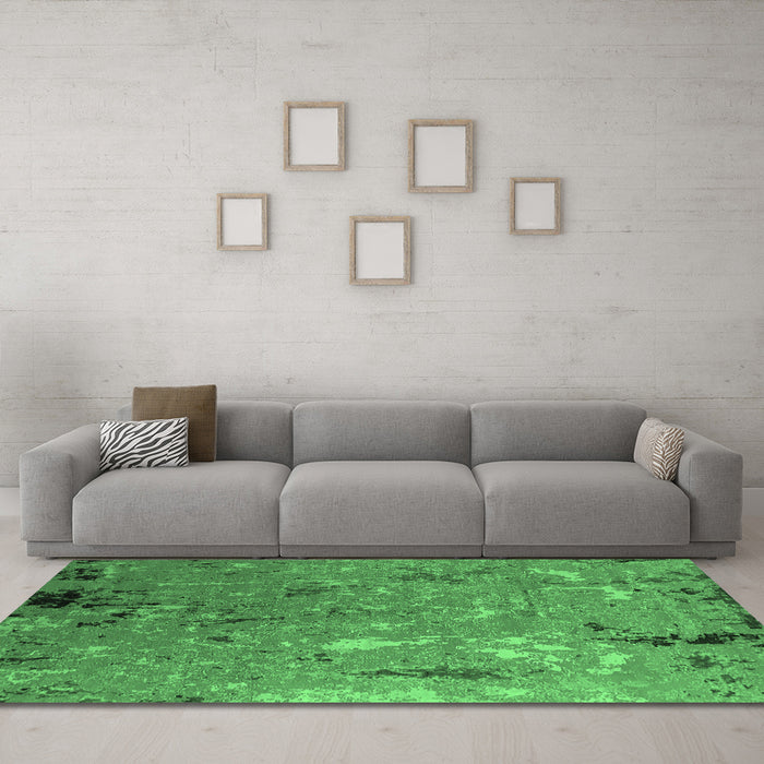 Machine Washable Oriental Emerald Green Industrial Area Rugs in a Living Room,, wshurb2528emgrn