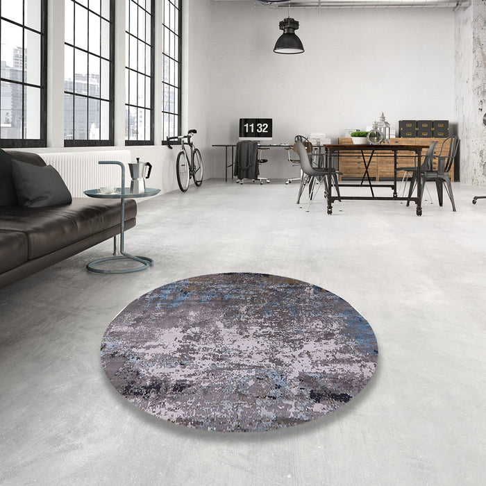 Round Mid-Century Modern Dark Gray Oriental Rug in a Office, urb2529