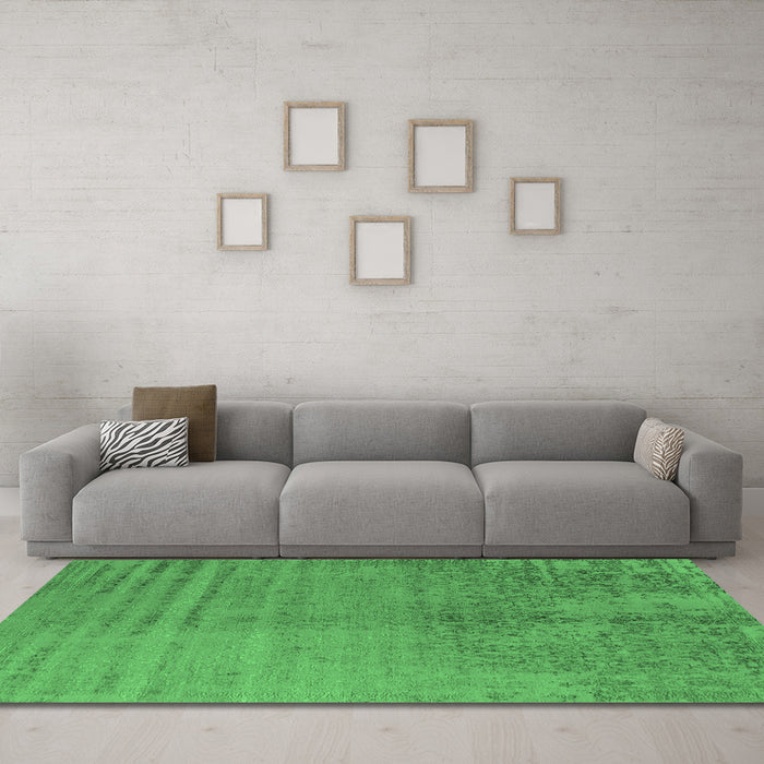 Machine Washable Oriental Emerald Green Industrial Area Rugs in a Living Room,, wshurb2533emgrn
