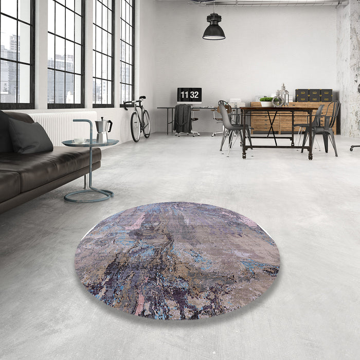 Round Mid-Century Modern Purple Oriental Rug in a Office, urb2536