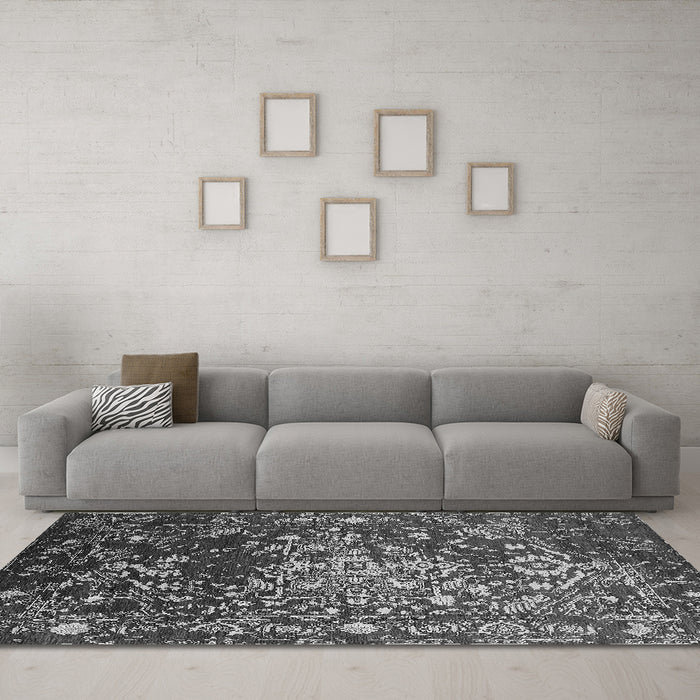 Machine Washable Oriental Gray Industrial Rug in a Living Room,, wshurb2537gry