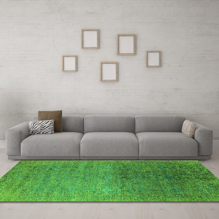 Machine Washable Oriental Green Industrial Area Rugs in a Living Room,, wshurb2538grn