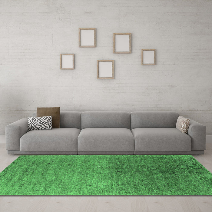 Machine Washable Oriental Emerald Green Industrial Area Rugs in a Living Room,, wshurb2538emgrn