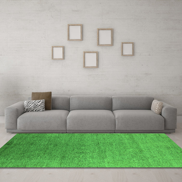 Machine Washable Oriental Green Industrial Area Rugs in a Living Room,, wshurb2539grn
