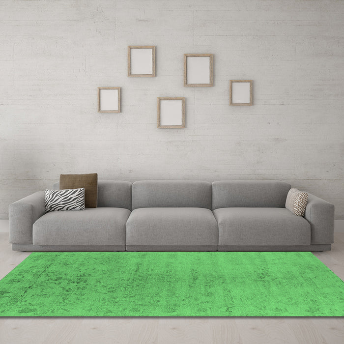 Machine Washable Oriental Emerald Green Industrial Area Rugs in a Living Room,, wshurb2544emgrn