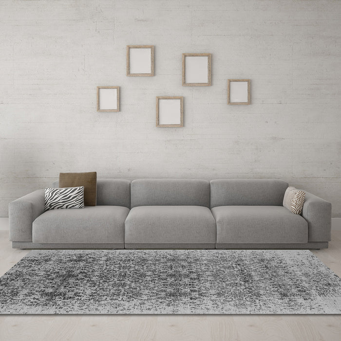Machine Washable Oriental Gray Industrial Rug in a Living Room,, wshurb2548gry