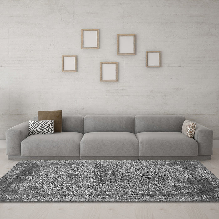 Machine Washable Oriental Gray Industrial Rug in a Living Room,, wshurb2549gry