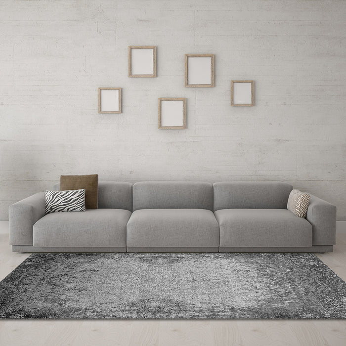 Machine Washable Oriental Gray Industrial Rug in a Living Room,, wshurb2554gry