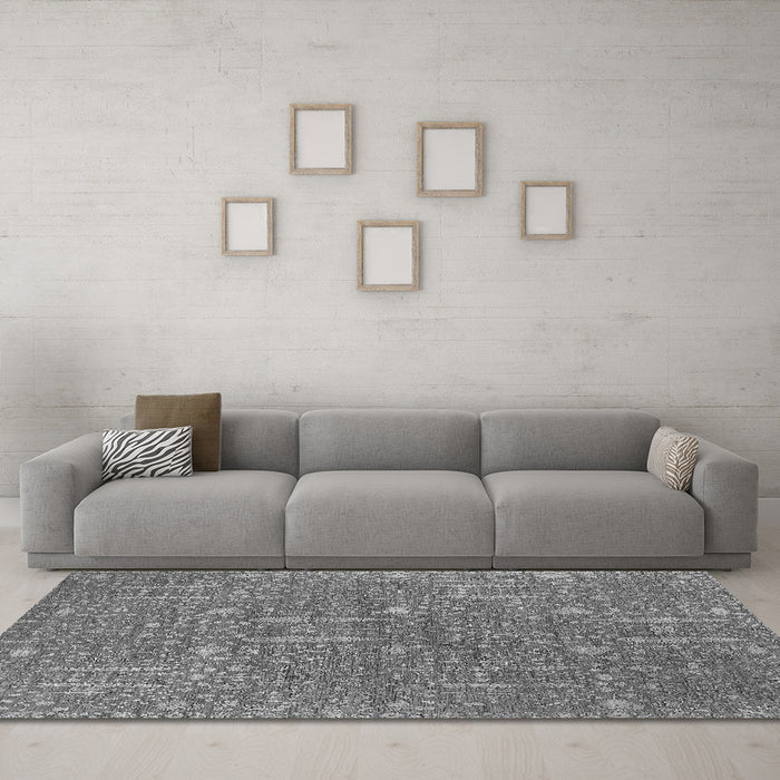 Machine Washable Oriental Gray Industrial Rug in a Living Room,, wshurb2562gry