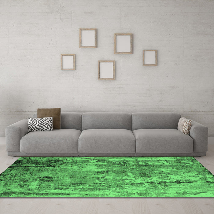 Machine Washable Oriental Emerald Green Industrial Area Rugs in a Living Room,, wshurb2566emgrn