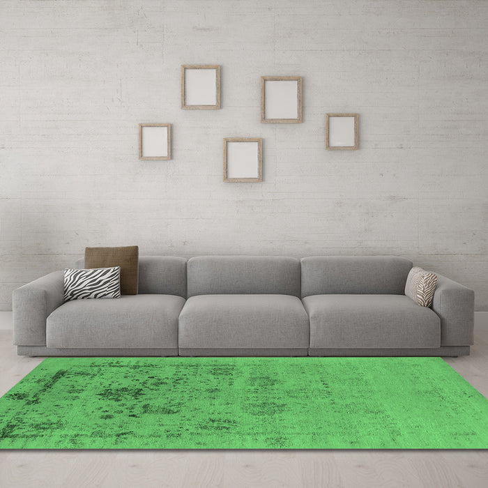 Machine Washable Oriental Emerald Green Industrial Area Rugs in a Living Room,, wshurb2572emgrn