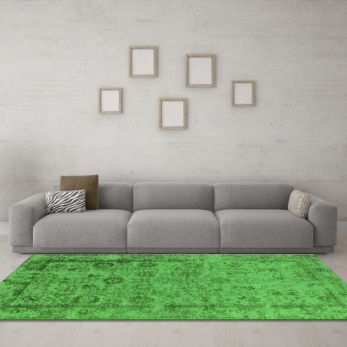 Machine Washable Oriental Green Industrial Area Rugs in a Living Room,, wshurb2578grn