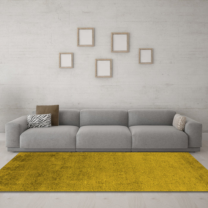 Machine Washable Oriental Yellow Industrial Rug in a Living Room, wshurb2579yw