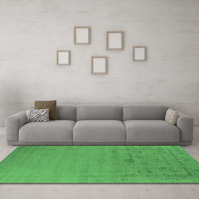 Machine Washable Oriental Emerald Green Industrial Area Rugs in a Living Room,, wshurb2580emgrn