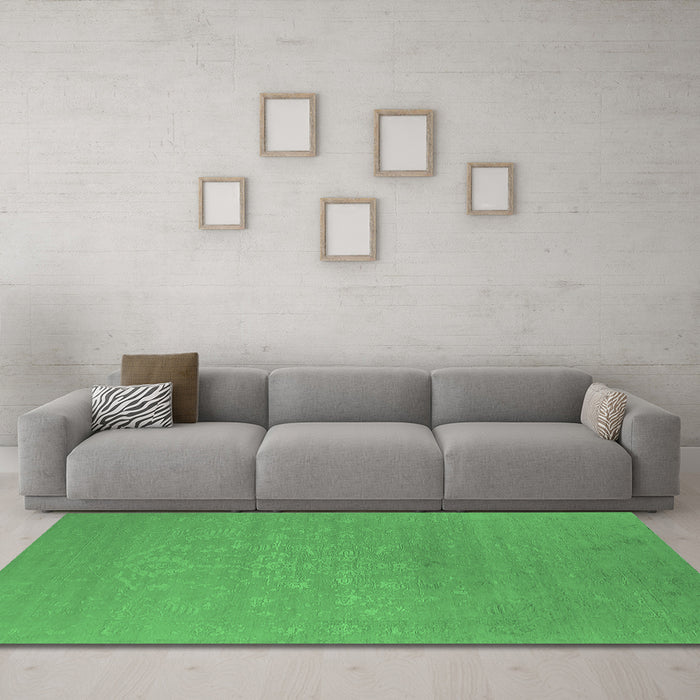 Machine Washable Oriental Emerald Green Industrial Area Rugs in a Living Room,, wshurb2582emgrn