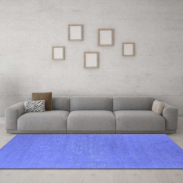 Machine Washable Oriental Blue Industrial Rug in a Living Room, wshurb2582blu