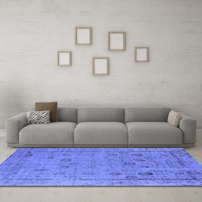 Machine Washable Oriental Blue Industrial Rug in a Living Room, wshurb2584blu