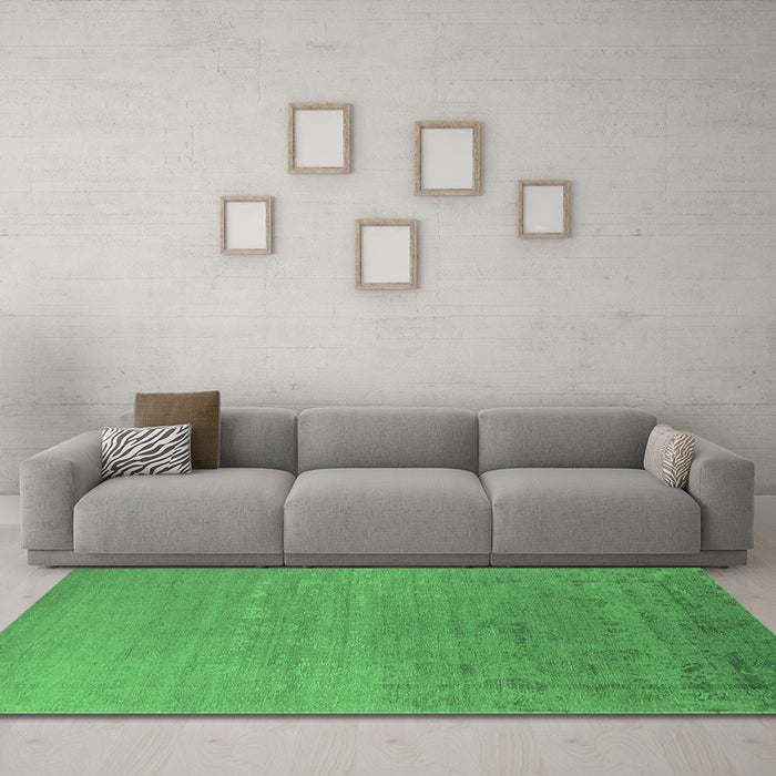 Machine Washable Oriental Emerald Green Industrial Area Rugs in a Living Room,, wshurb2586emgrn