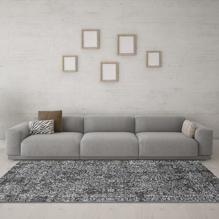 Machine Washable Oriental Gray Industrial Rug in a Living Room,, wshurb2589gry
