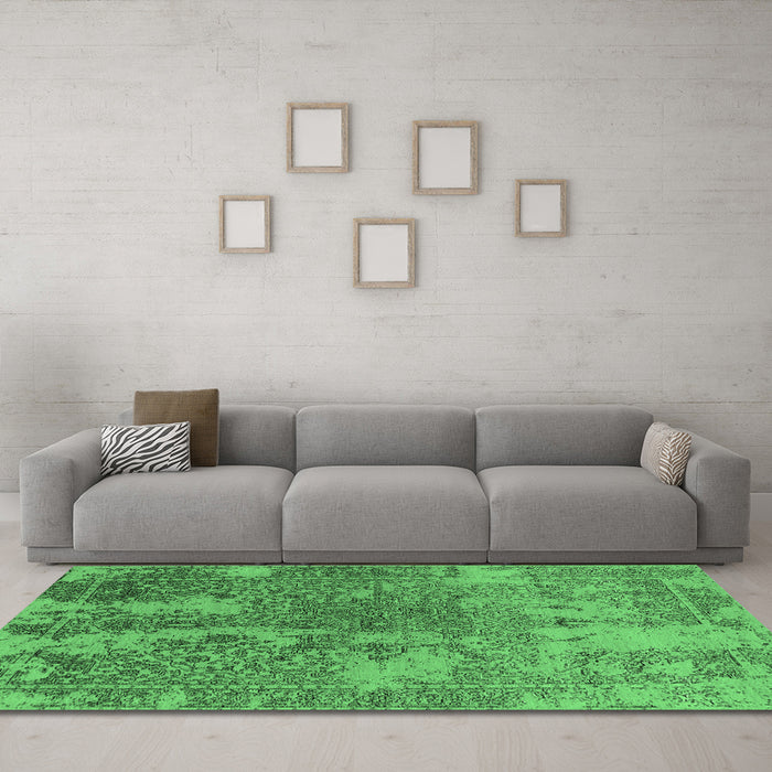 Machine Washable Oriental Emerald Green Industrial Area Rugs in a Living Room,, wshurb2592emgrn