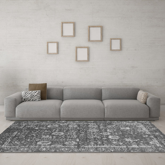 Machine Washable Oriental Gray Industrial Rug in a Living Room,, wshurb2598gry