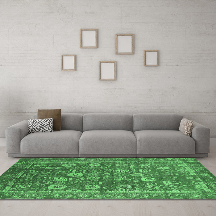 Machine Washable Oriental Emerald Green Industrial Area Rugs in a Living Room,, wshurb2598emgrn