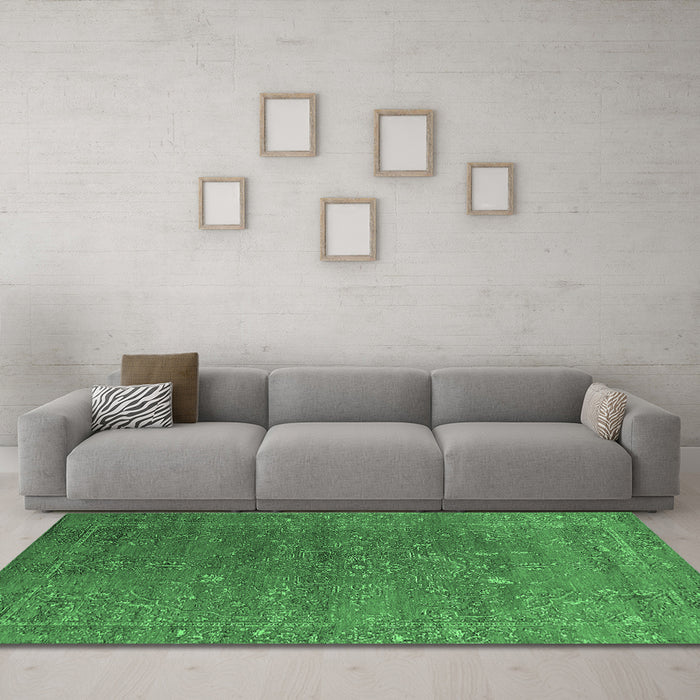 Machine Washable Oriental Emerald Green Industrial Area Rugs in a Living Room,, wshurb2599emgrn