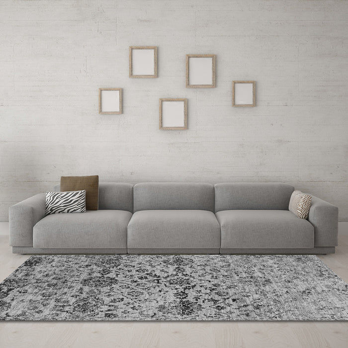 Machine Washable Oriental Gray Industrial Rug in a Living Room,, wshurb2600gry
