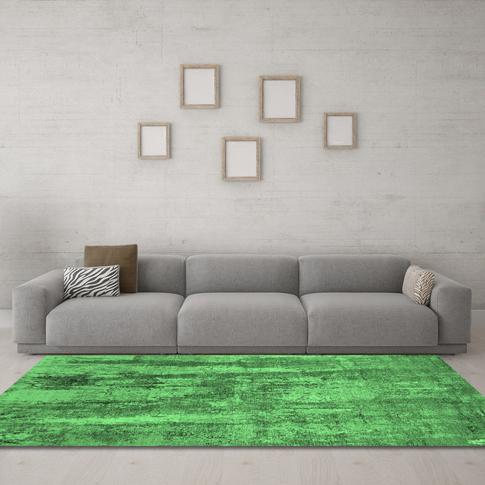 Machine Washable Oriental Emerald Green Industrial Area Rugs in a Living Room,, wshurb2602emgrn