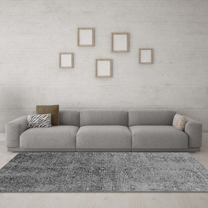 Machine Washable Oriental Gray Industrial Rug in a Living Room,, wshurb2603gry