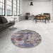 Round Mid-Century Modern Silver Pink Oriental Rug in a Office, urb2616