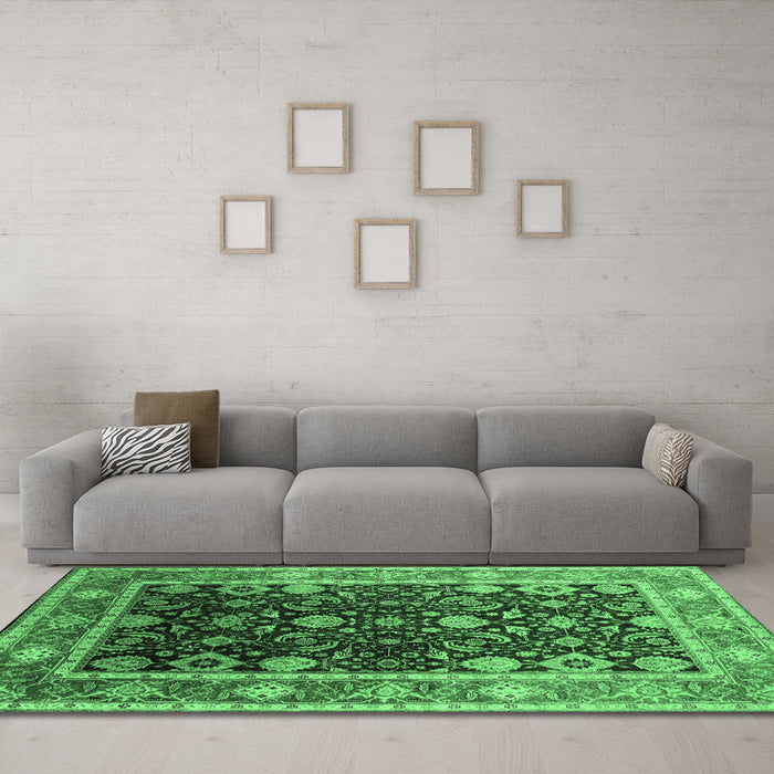 Machine Washable Oriental Emerald Green Industrial Area Rugs in a Living Room,, wshurb2621emgrn