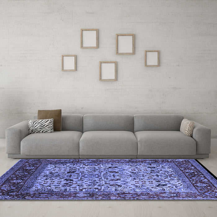 Machine Washable Oriental Blue Industrial Rug in a Living Room, wshurb2622blu