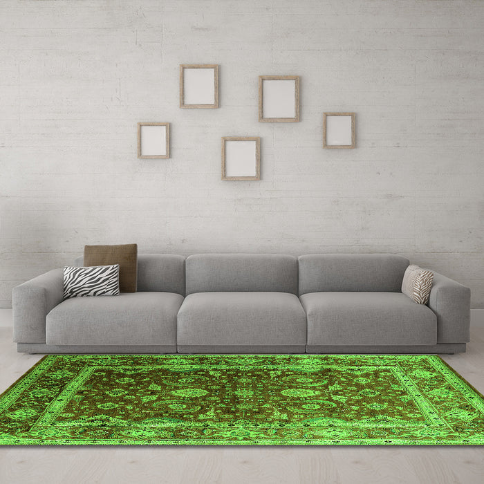 Machine Washable Oriental Green Industrial Area Rugs in a Living Room,, wshurb2626grn