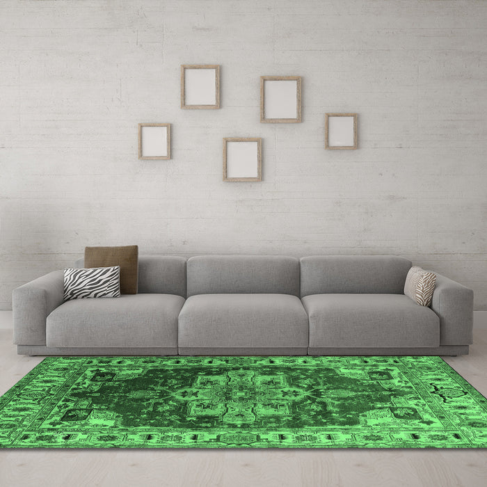 Machine Washable Persian Emerald Green Traditional Area Rugs in a Living Room,, wshurb2627emgrn