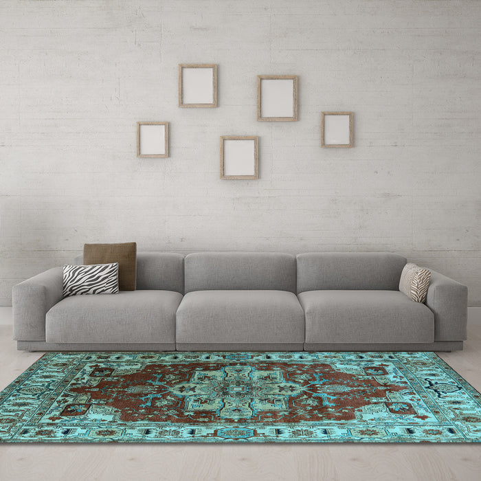 Machine Washable Persian Light Blue Traditional Rug in a Living Room, wshurb2627lblu