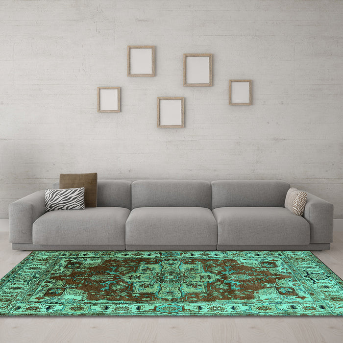Machine Washable Persian Turquoise Traditional Area Rugs in a Living Room,, wshurb2627turq