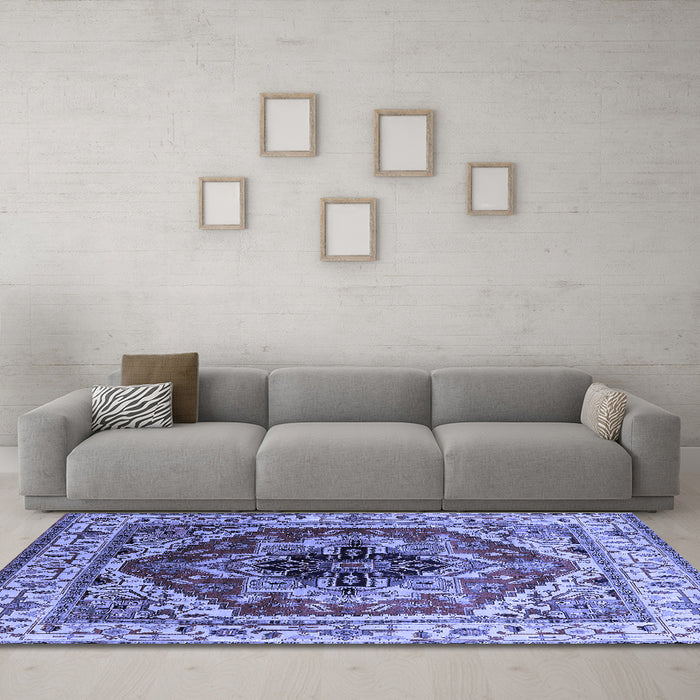 Machine Washable Persian Blue Traditional Rug in a Living Room, wshurb2628blu