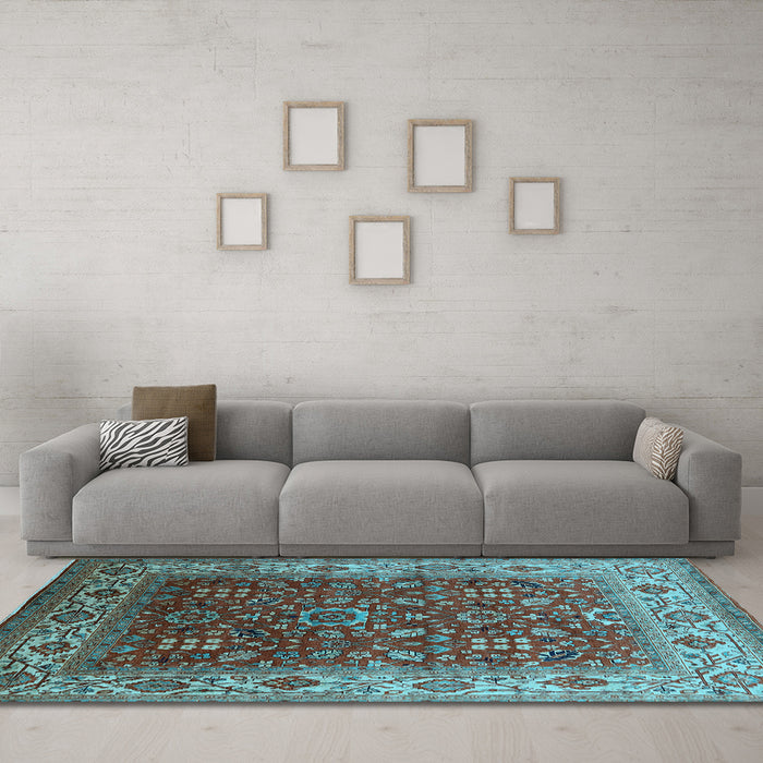 Machine Washable Oriental Light Blue Traditional Rug in a Living Room, wshurb2630lblu