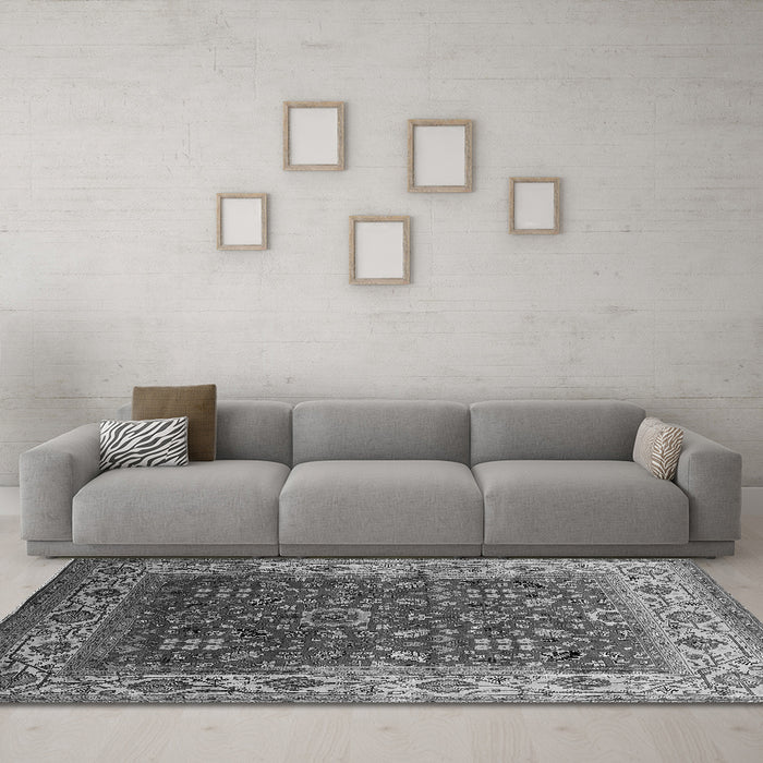 Machine Washable Oriental Gray Traditional Rug in a Living Room,, wshurb2630gry