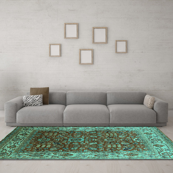 Machine Washable Oriental Turquoise Traditional Area Rugs in a Living Room,, wshurb2630turq