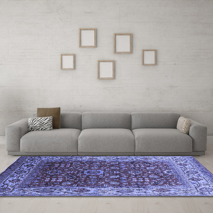 Machine Washable Oriental Blue Traditional Rug in a Living Room, wshurb2630blu