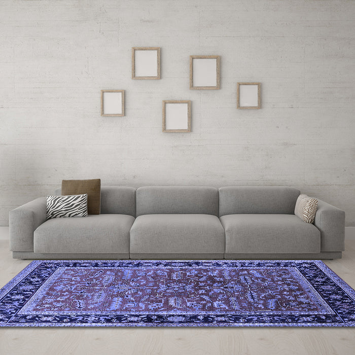 Machine Washable Oriental Blue Traditional Rug in a Living Room, wshurb2631blu