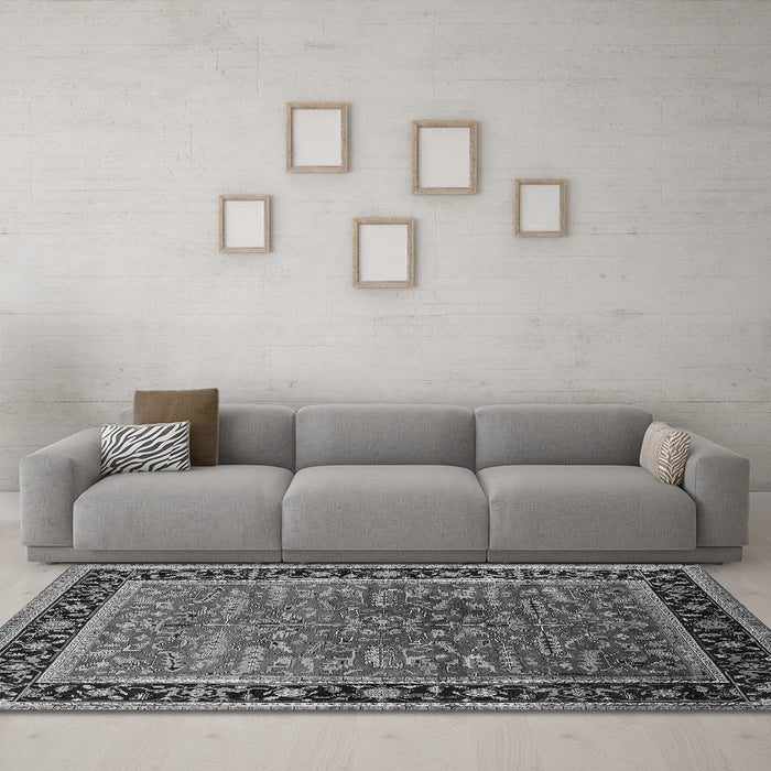 Machine Washable Oriental Gray Traditional Rug in a Living Room,, wshurb2631gry
