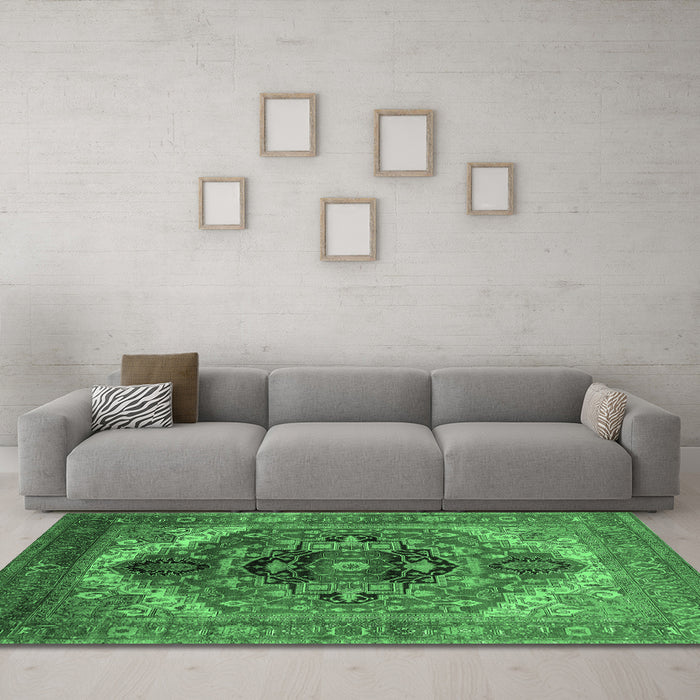 Machine Washable Persian Emerald Green Traditional Area Rugs in a Living Room,, wshurb2632emgrn