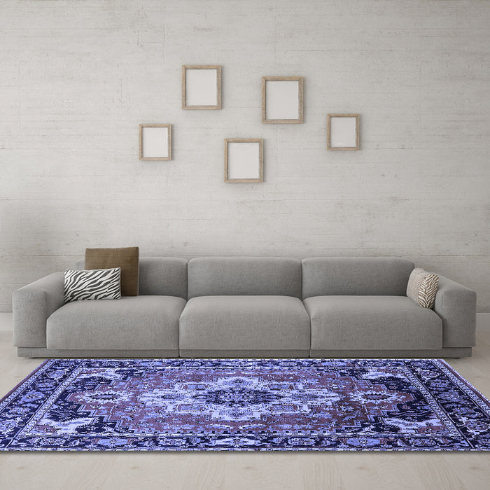 Machine Washable Persian Blue Traditional Rug in a Living Room, wshurb2636blu