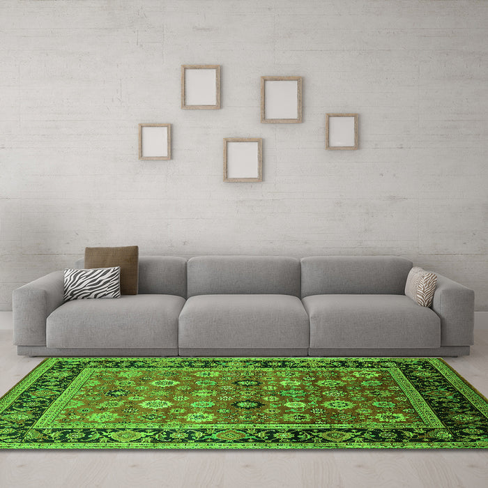 Machine Washable Oriental Green Industrial Area Rugs in a Living Room,, wshurb2637grn