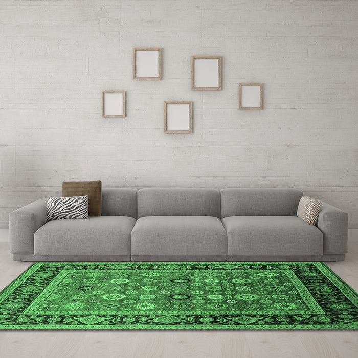 Machine Washable Oriental Emerald Green Industrial Area Rugs in a Living Room,, wshurb2637emgrn