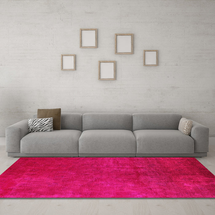 Machine Washable Oriental Pink Industrial Rug in a Living Room, wshurb2642pnk